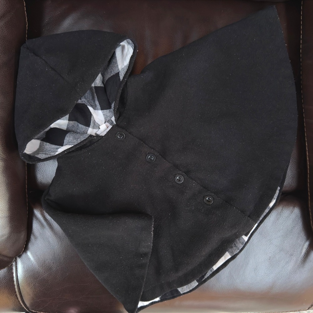 Hooded Cape Coat Poncho Cloak Black‎ White Buffalo Plaid Lining Size 2T Toddler